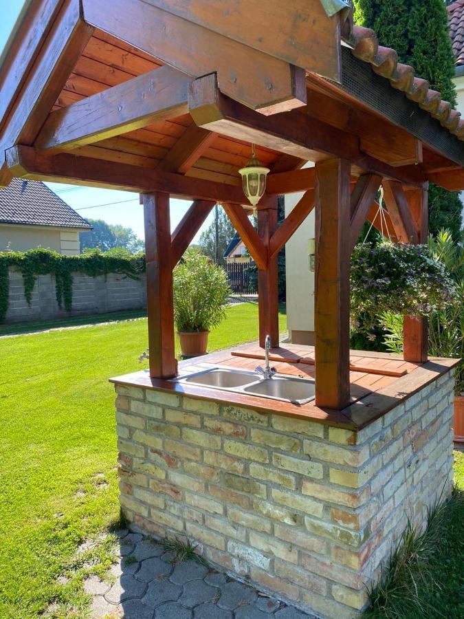Kocsis Apartman Es Camping Мошонмадяровар Екстер'єр фото