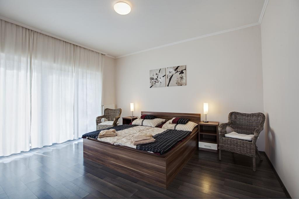Kocsis Apartman Es Camping Мошонмадяровар Номер фото