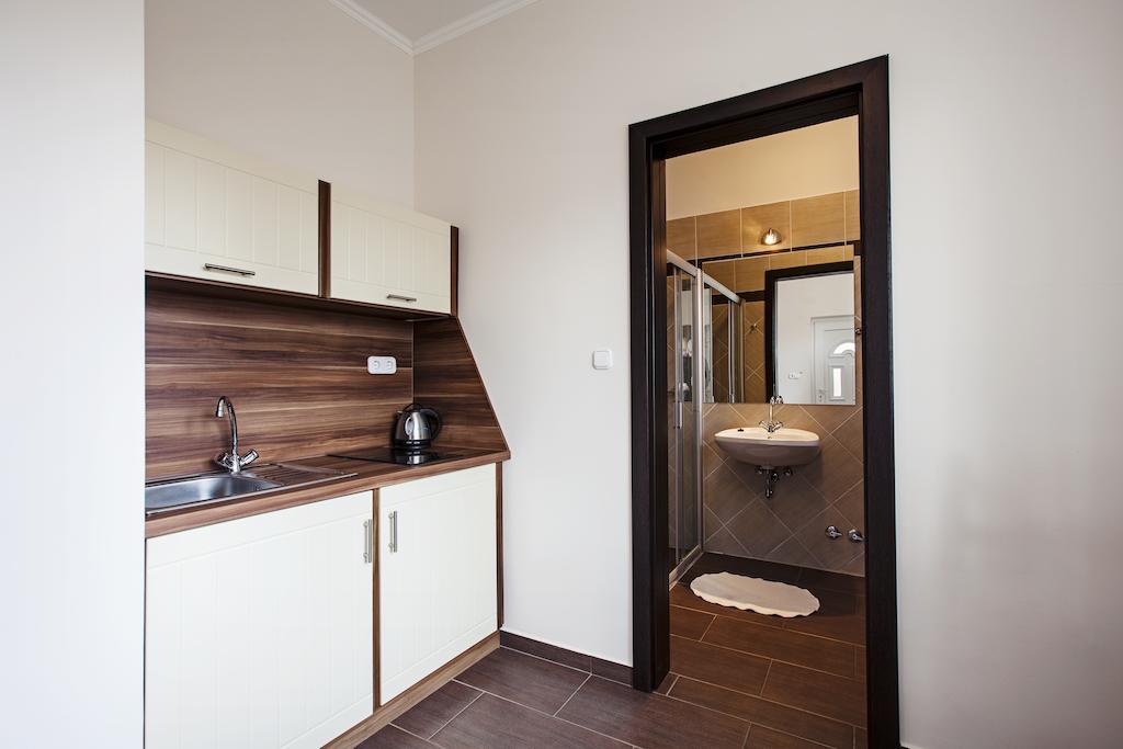 Kocsis Apartman Es Camping Мошонмадяровар Екстер'єр фото